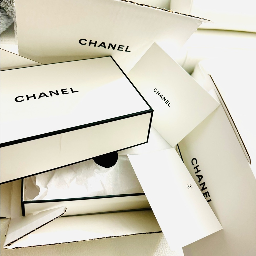 Chanel authentic Gift Box with Gift Message blank card and receipt holder